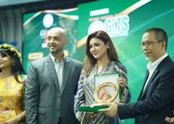 ‘গার্ডিয়ান অব দ্য আর্থ’ অ্যাওয়ার্ড পেলেন অভিনেত্রী জয়া আহসান