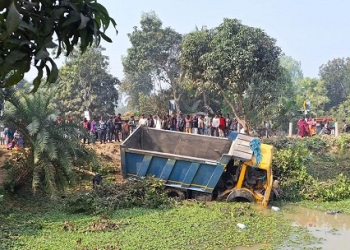 ডাম্পট্রাকের চাপায় নওগাঁয় ৫ কৃষক নিহত