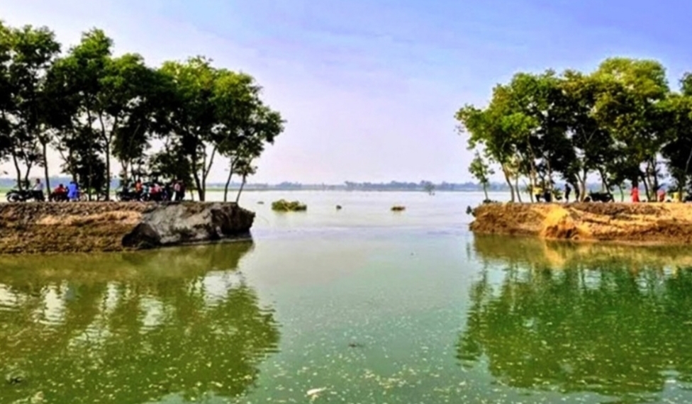 তিস্তা সেচ খালের বাঁধ ভেঙে ফসলের ব্যাপক ক্ষয়ক্ষতি