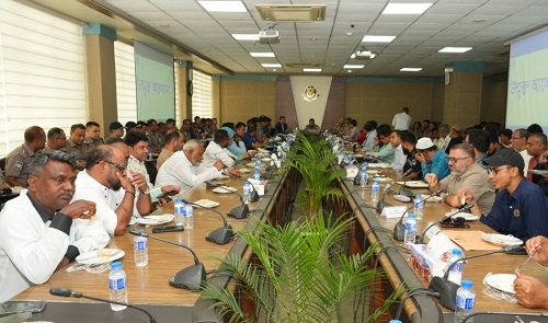 পশুবাহী গাড়ি নিয়ে ‘টানাটানি’ করলে ইজারাদারের বিরুদ্ধে ব্যবস্থা: ডিএমপি কমিশনার