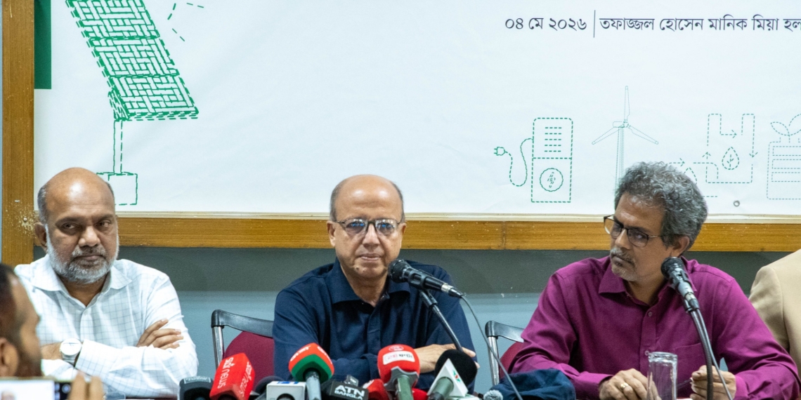 সৌর বিদ্যুৎ উৎপাদনের সরকারি পরিকল্পনা বাস্তবায়নে নানামুখী চ্যালেঞ্জ দেখছেন বিশেষজ্ঞরা