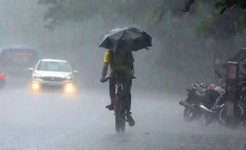 ৪ বিভাগে ‘অতি ভারী’ বর্ষণ, ১০ অঞ্চলে ঝড়