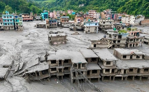 জীবাশ্ম জ্বালানির চড়া মাশুল: বৈশ্বিক উষ্ণতায় দুর্বল হচ্ছে হিমালয়ের ঢাল